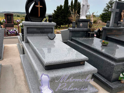 Panteón Granito Gris Quintana especial Roa de Duero