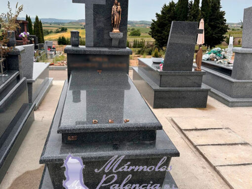 Panteón granito negro ochavo especial Roa de Duero